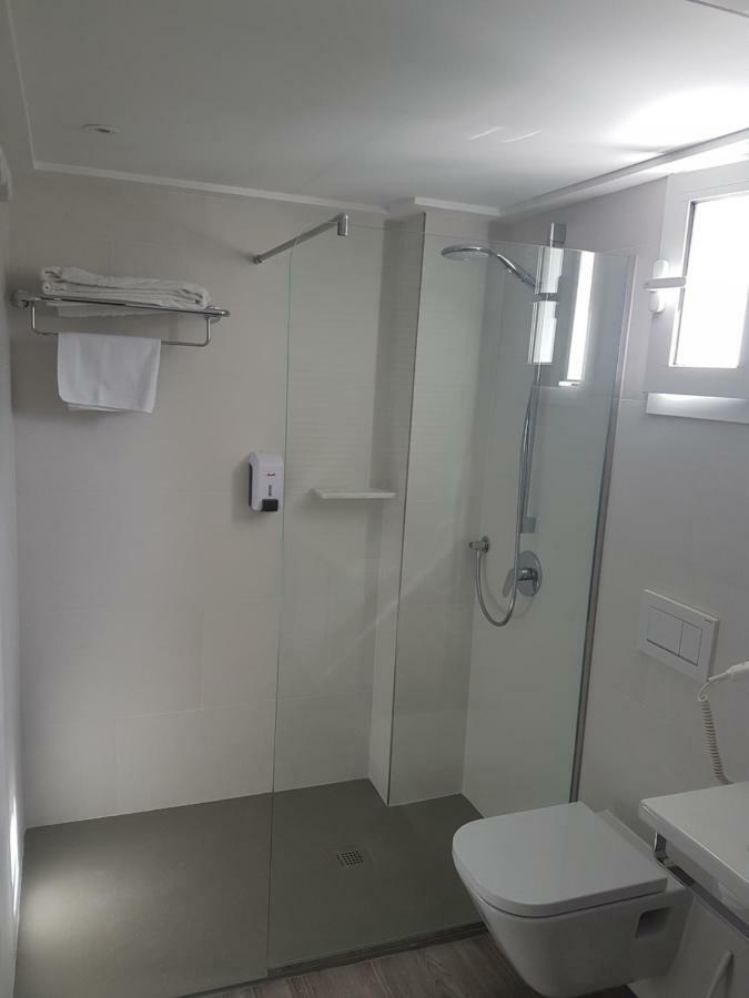 Apartamentos Ferrera Pins 卡拉费若拉 外观 照片